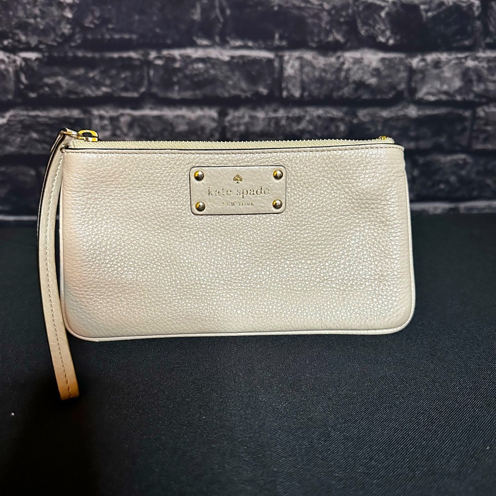 Kate Spade Pale Pink Wristle